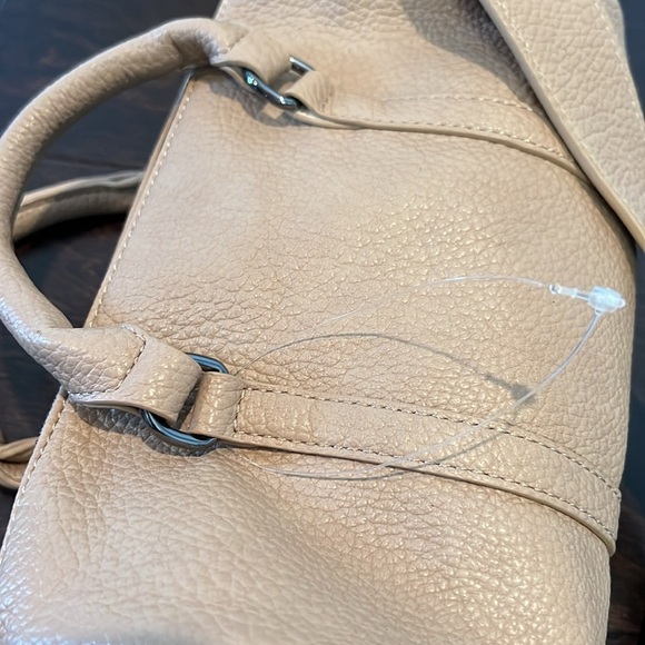 Like dreams barrel bag NWOT - Picture 4 of 11